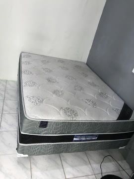 Cama box semi nova, um mês e 15 dias de uso 