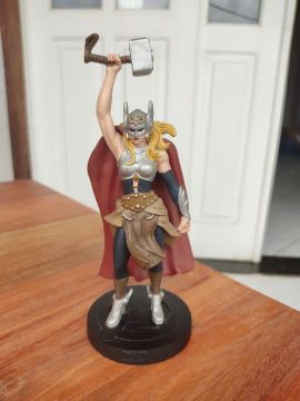 Estátua da Thor (Marvel) em Resina