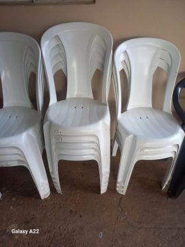 Locação de Mesas e Cadeiras [ 15,00 ]