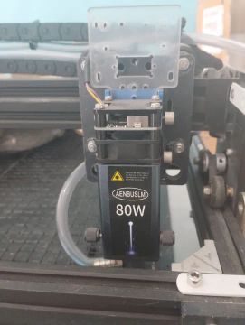 Máquina corte laser 80w com mesa, grades e acessórios 