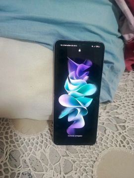 Samsung Galaxy Z Fli 3 - Novo!