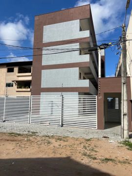 Apartamento com 1 quarto, espaçoso e com ótima ventilação.