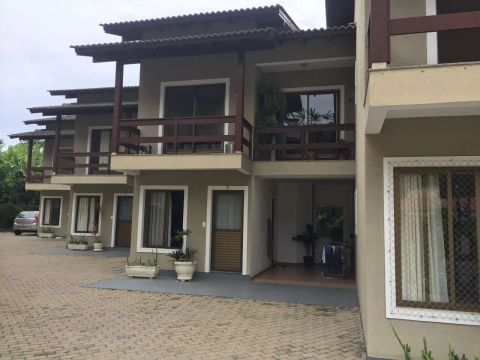 Casa na Lagoa da Conceição em condomínio 