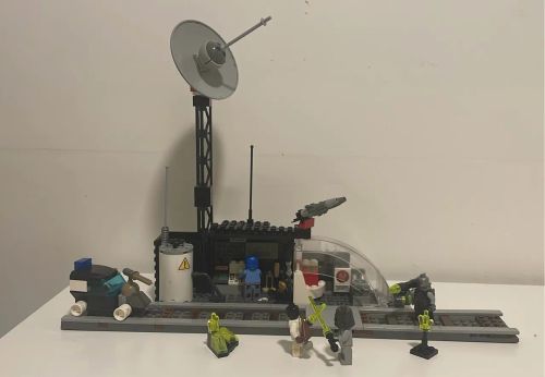 LEGO Base Espacial Robótica com 4 Minifigures - Explore o Universo Lego