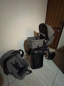 Carrinho Moisés + bebê conforto 