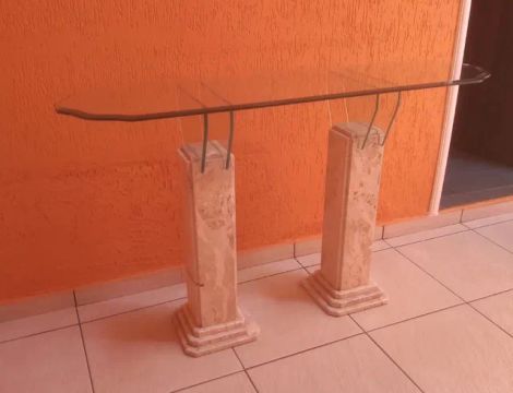 APARADOR DE MÁRMORE 