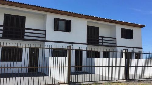Casa na praia - otima pra descanso da familia. !!!!