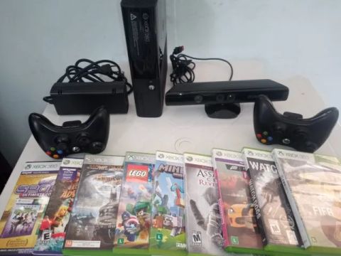 Xbox 360 + 2 controles + kinect  (Jogos originais)