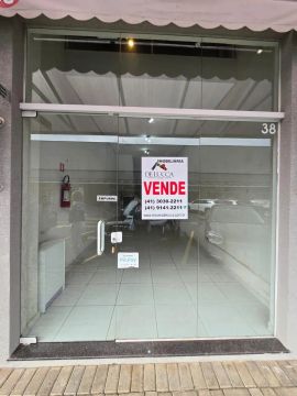 Centro comercial para venda possui 30 metros quadrados em Barreirinha - Curitiba - PR