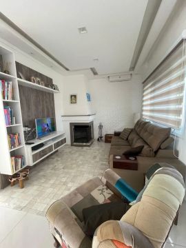 Sobrado encantador no Laranjal com 223 m², 3 dormitórios (2 suítes), 4 banheiros, piscina,