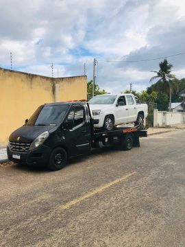 Caminhão plataforma para transporte de veículos