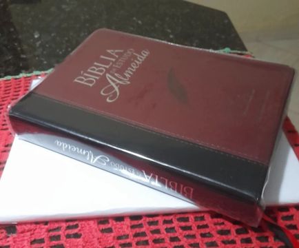 Bíblia de Estudo Almeida - Capa luxo