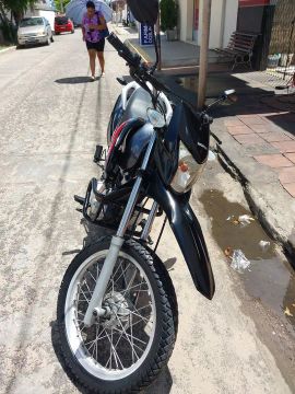 Moto Honda Bros 150 ES 2013