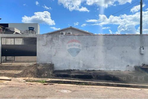 Casa a venda no Bairro Floresta em Cacoal, Rondonia