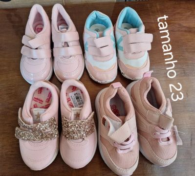 Sapatos infantis novos, tam. 23