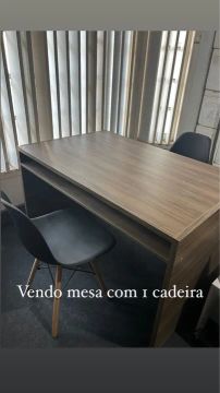 Vendo mesa Unierre Móveis com 1 cadeira 