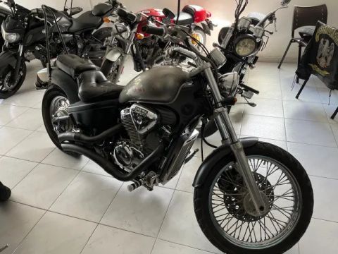 Honda VT 600c Shadow com escape esportivo troco moto