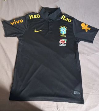 Camisa de Futebol Brasil - Tamanho M - Nova
