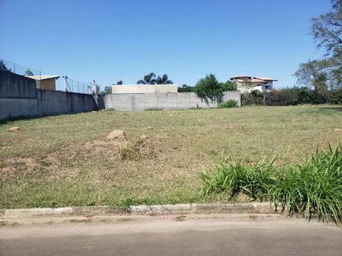 Terreno de 1200m² para venda no Parque Xangrilá;