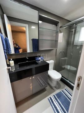 Espetacular apartamento no bairro Três figueiras. Composto por 1 dormitório em uma planta 