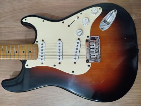 guitarra ibanez emg
