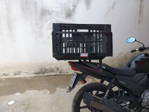 Suporte mais baú para moto ?