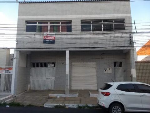  Apartamento e Ponto Comercial no Centro de Petrolina.