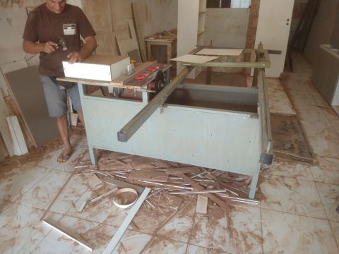 Esquadrejadeira industrial 