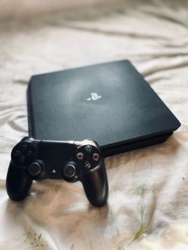 PS4 SLIM
