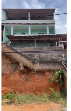 Venda-se está duas casa no começo Bairro Zumbi Município de Cachoeiro de Itapemirim/ES.
