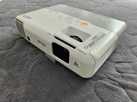 Projetor Epson 3LCD revisado e funcionando perfeitamente