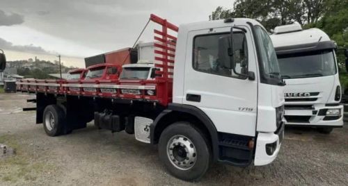 Mb atego 1719 carroceria  4x2 2014 