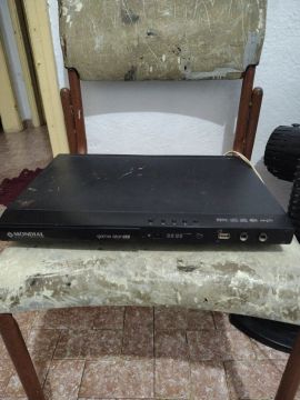 Vende se aparelho de dvd 50 reais,