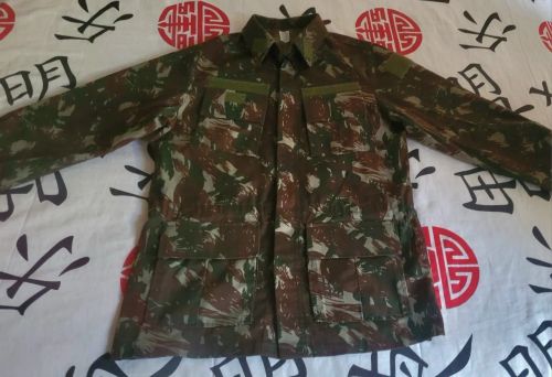 Jaqueta Camuflada Tamanho M Original Novinha