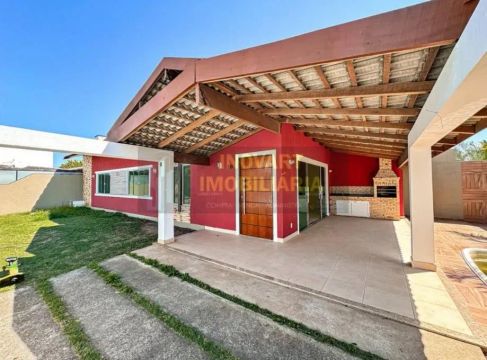 FCOD 941  CASA COLONIAL com 3 Quartos Ótima Localização