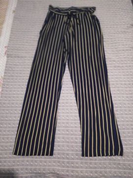 Calça listrada azul e branca