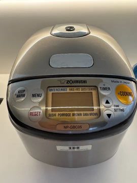 Panela de Arroz Japonesa Zojirushi de Indução NP-GBC05 com sistema de aquecimento