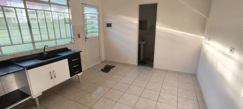 Locação Imóvel Residencial com garagem - Monte Castelo 