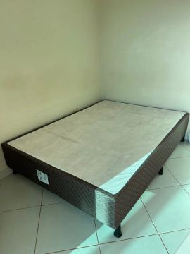 Vendo base de cama de casal padrão R$ 150,00