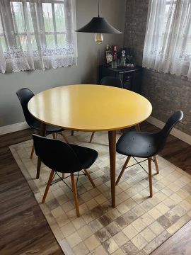 Mesa de jantar redonda amarela 4 cadeiras (entrego Joinville)
