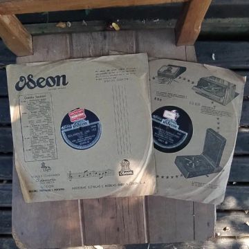 Dois discos de 78 RPM - Bolero - Ana Maria Gonzales e outro
