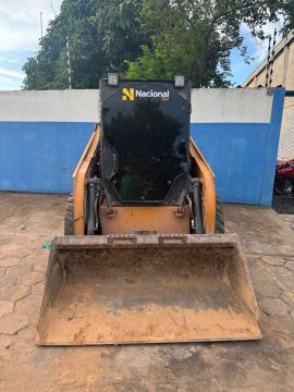 Mini carregadeira SR150 ano 2019