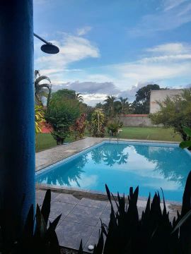 Casa com piscina para temporada