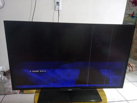 TV Philips 43 com defeito 