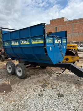 Vendo carreta de trator de controle 2024