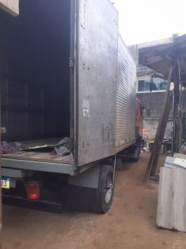 Vendo baú de alumínio para caminhao 3/4.