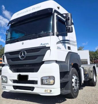 Caminhão MB Axor 2041 4x2 2019