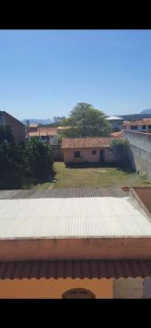 Vendo lote 25x15 com uma casa de 2 cômodos saquarema