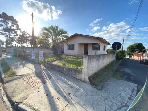 Casa de esquina no Miranda