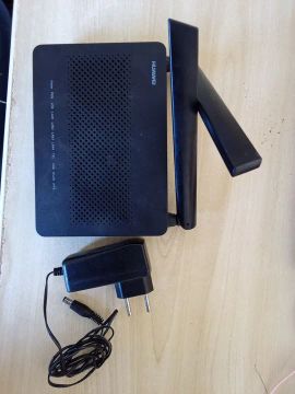 Modem roteador ONU Huawei HG8145v5